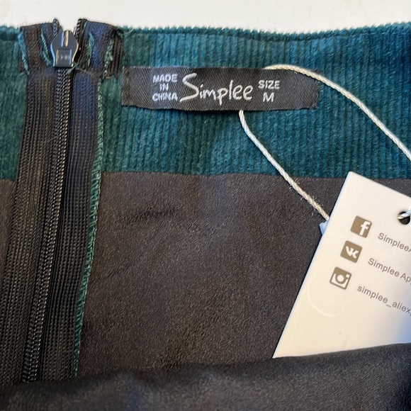 Simple Apparel mini skirt flowers multiple colors - Picture 6 of 7